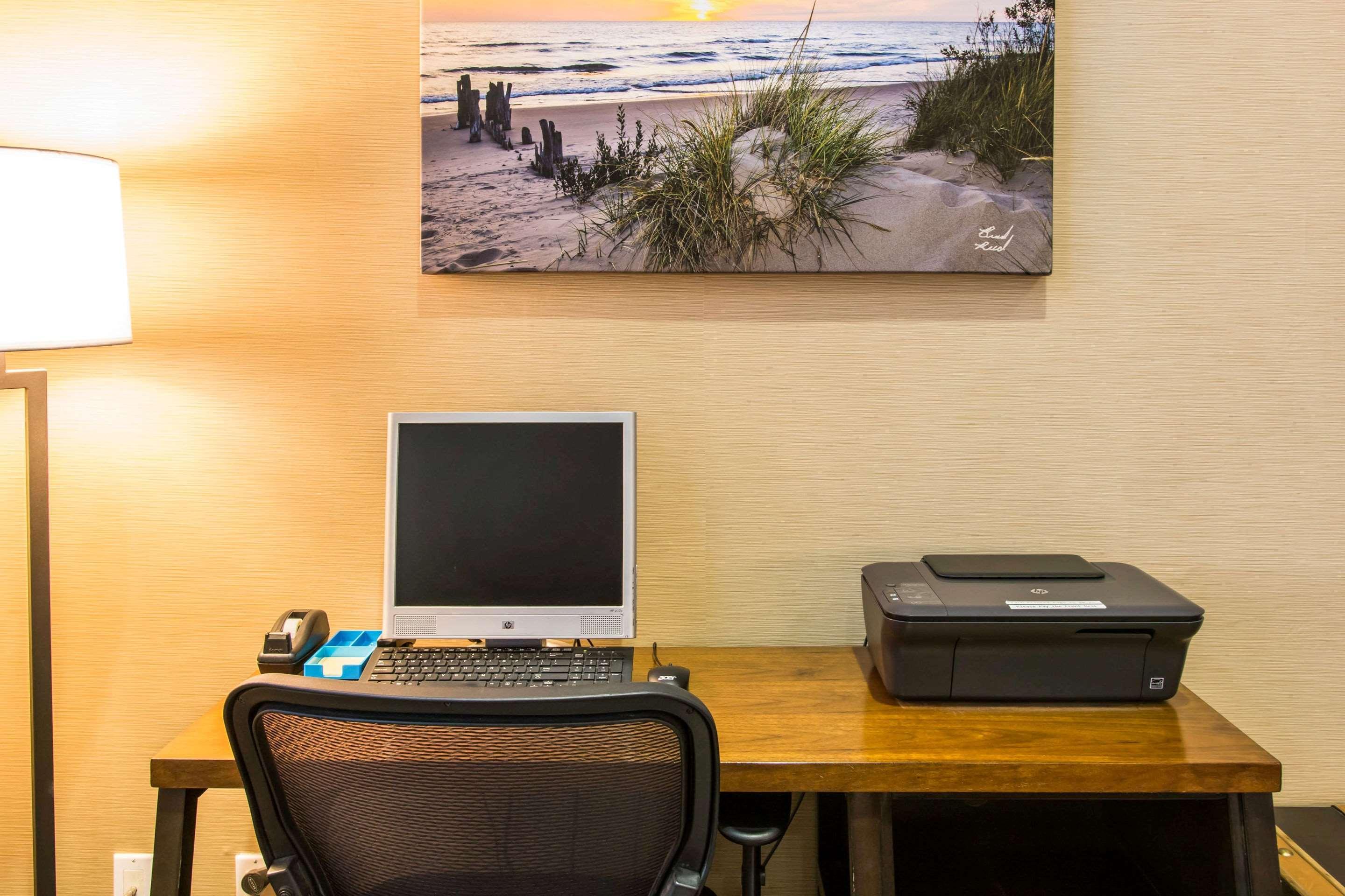 Comfort Inn Ludington Near Us-10 Ngoại thất bức ảnh