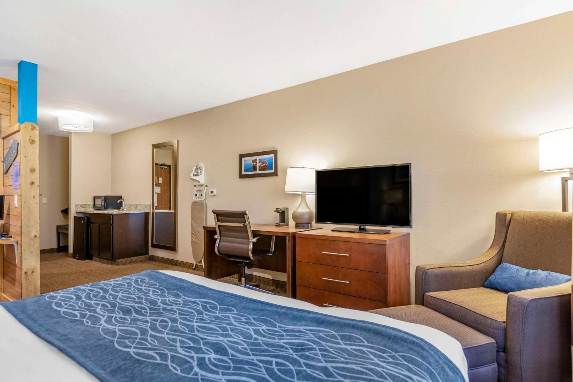 Comfort Inn Ludington Near Us-10 Ngoại thất bức ảnh