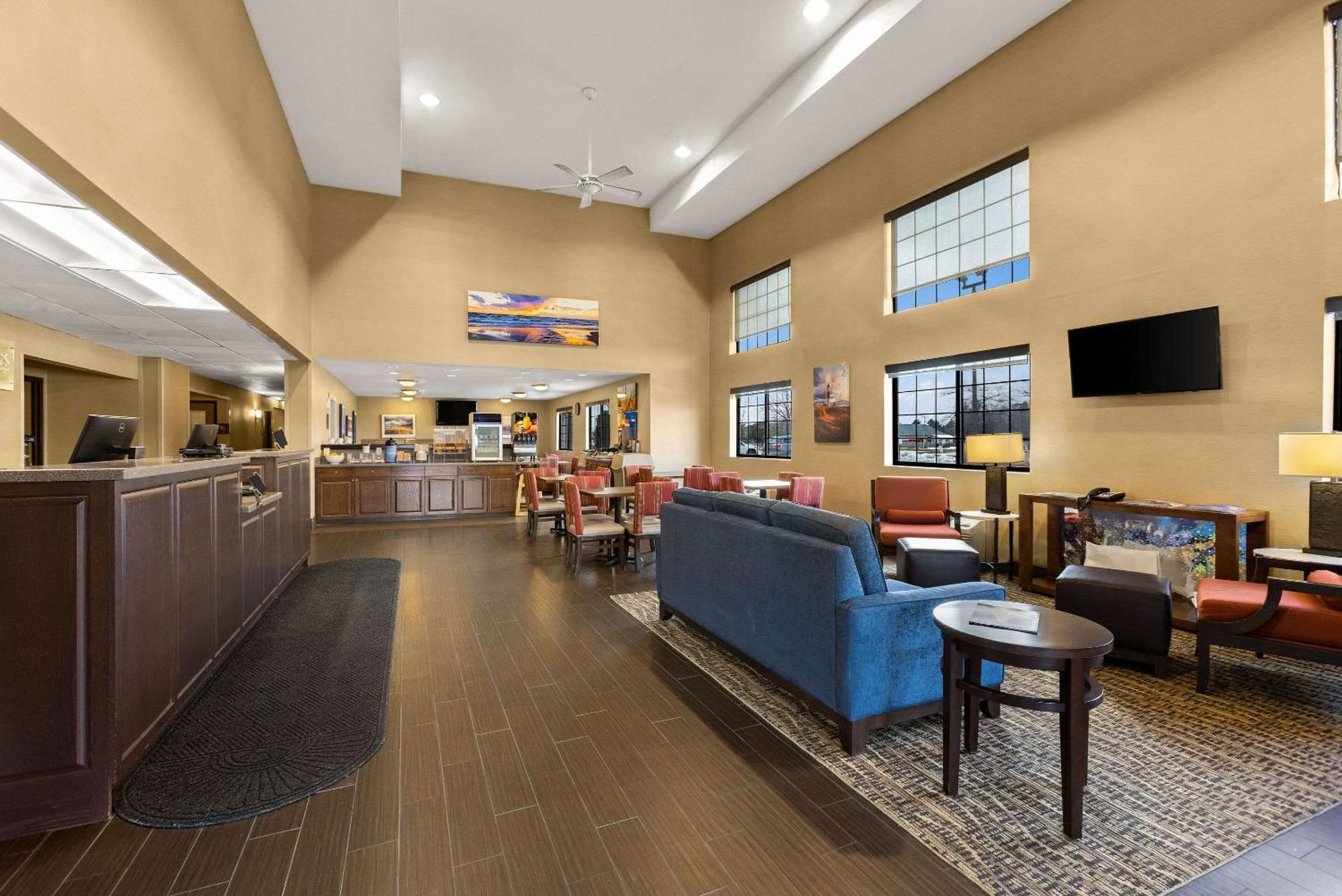 Comfort Inn Ludington Near Us-10 Ngoại thất bức ảnh