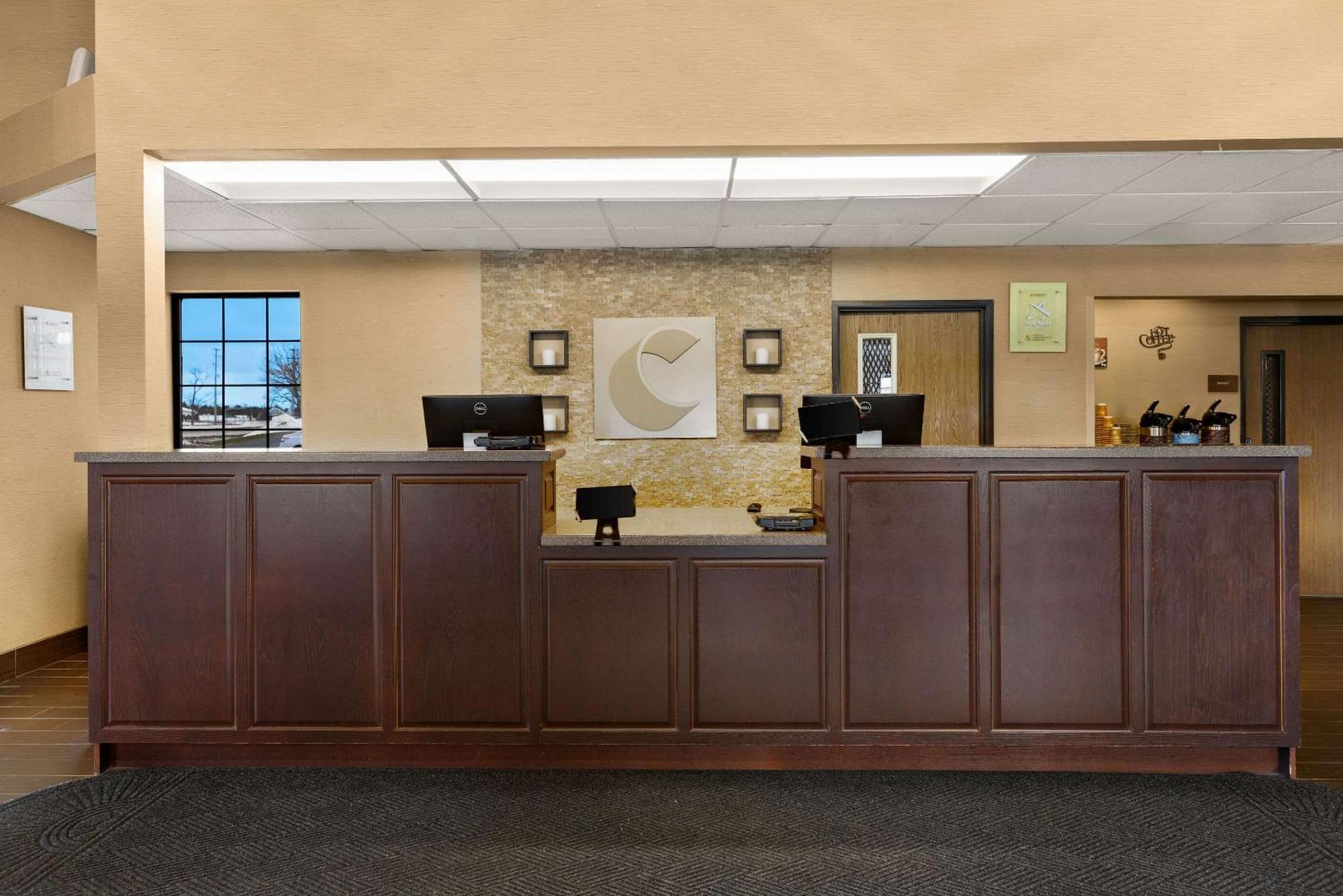 Comfort Inn Ludington Near Us-10 Ngoại thất bức ảnh