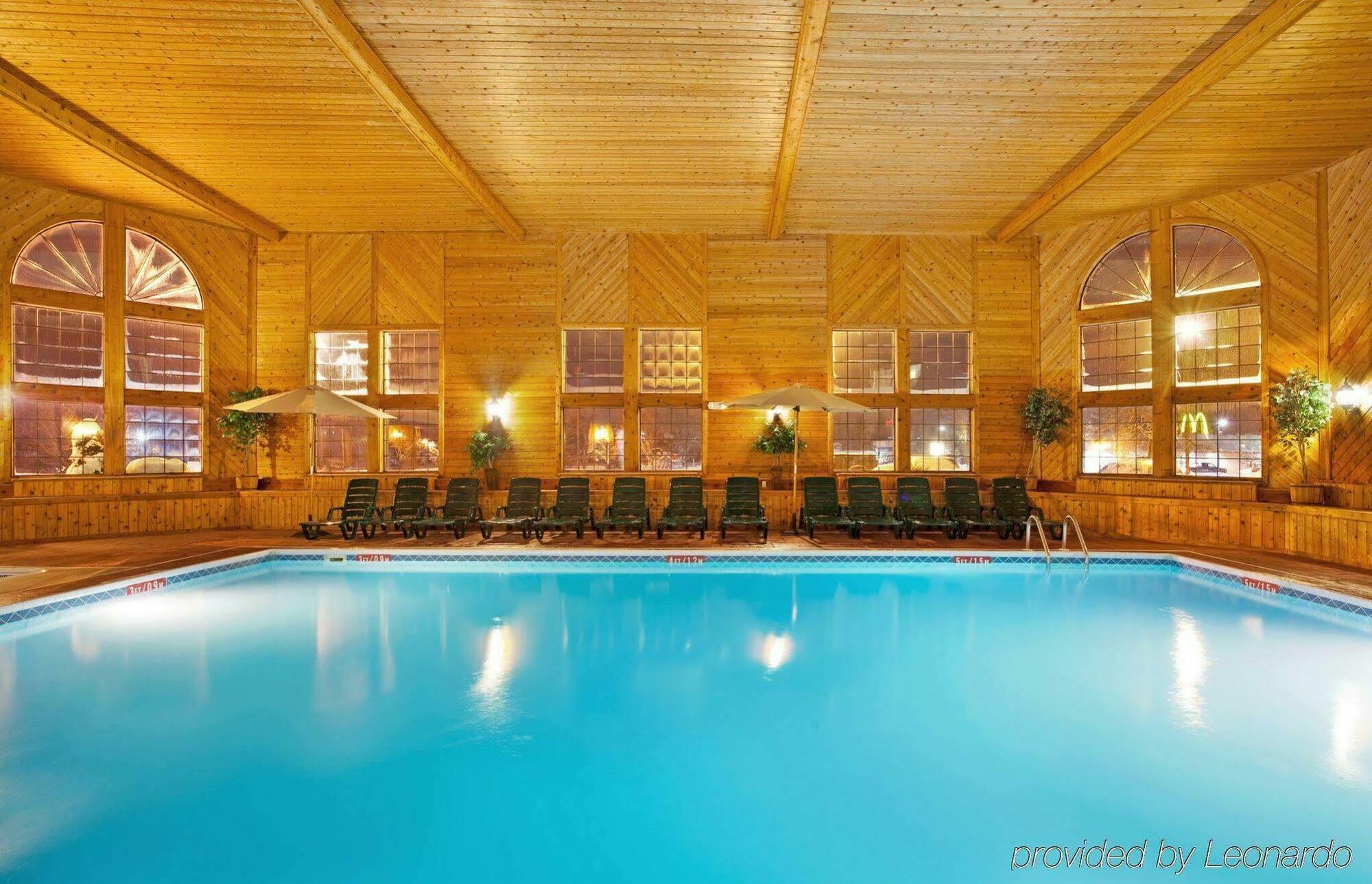 Comfort Inn Ludington Near Us-10 Ngoại thất bức ảnh